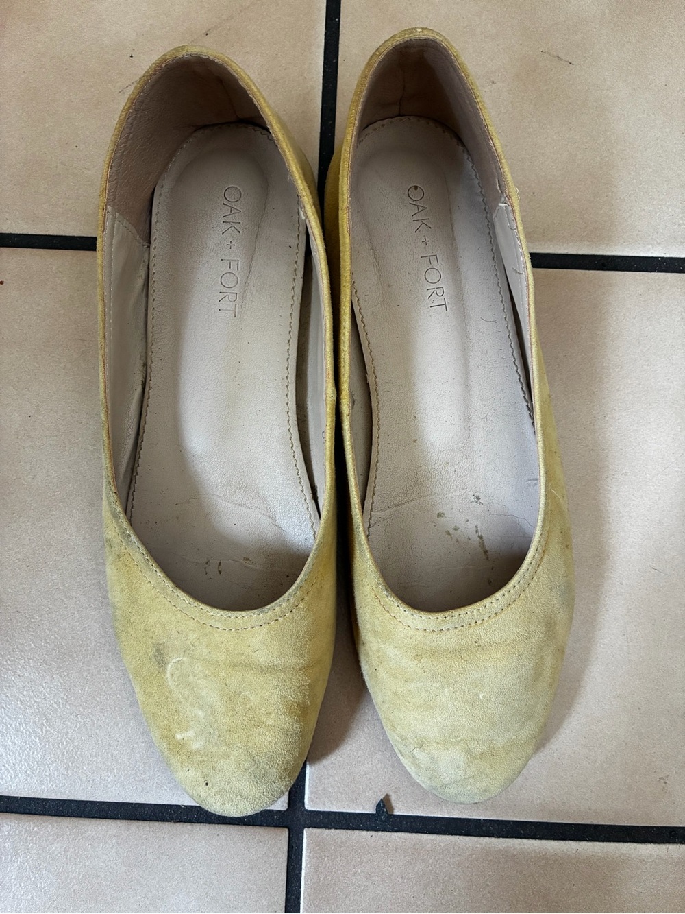 OAK + FORT Yellow Suede Round-Toe Ballet Flats